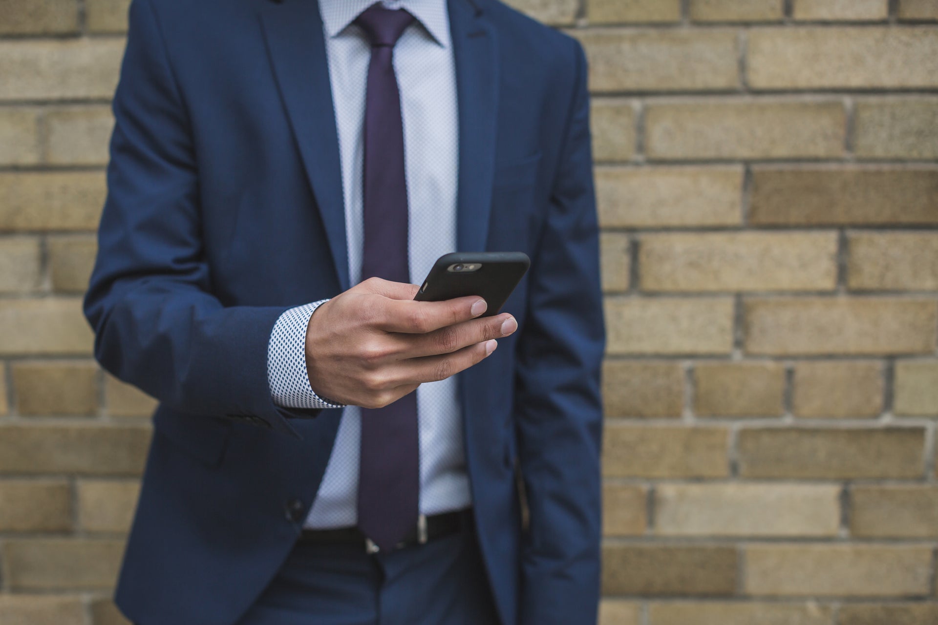 GOT A JOB? WE'LL GIVE YOU A STRAIGHT ANSWER.